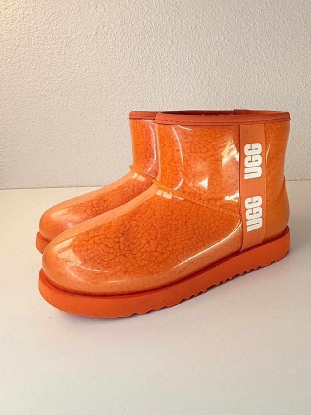 UGG Clear Orange Rain Boots Sherpa Lined Mini Boots Womens 4 kids 2.5
